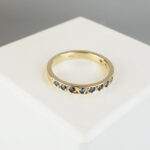 Christian gouden ring met saffieren