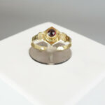 Christian goud ring met granaat