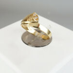 18 karaat gouden ring met 2 diamanten