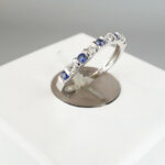 Wit goud ring met saffier en diamant