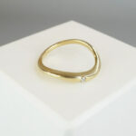Geel gouden slagring met diamant