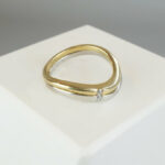 Geel gouden slagring met diamant