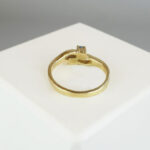 Christian gouden ring met 2 saffieren
