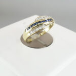 Saffier en diamanten gouden ring