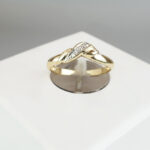 Gouden v model ring