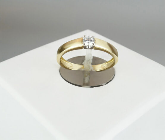 Gouden memoire ring met zirkonia