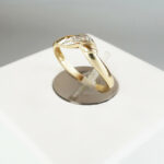 Gouden v model ring