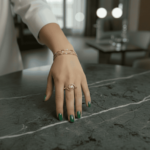 Gouden krul ring met diamant