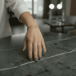 Gouden ring met 5 diamanten