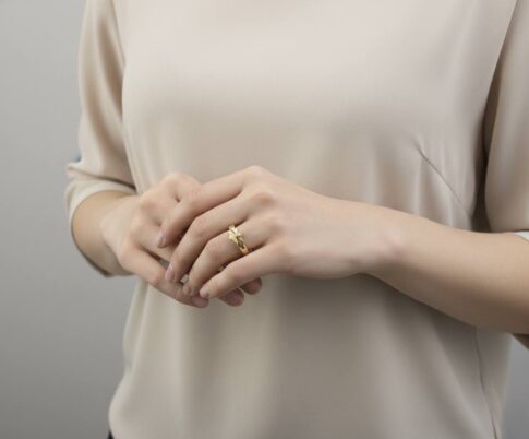 Christian gouden ring met 1 diamant