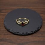 Granaten gouden ring