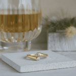 Gouden ring met 2 diamanten