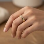 Geel gouden ring met 0.02ct.