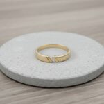 Geel gouden ring met 0.02ct.
