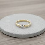 Gouden ring met 1 diamant