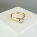 Christian zirkonia ring