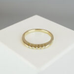 Gouden ring met 5 diamanten