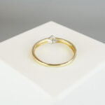Gouden ring met 1 diamant