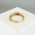 14 karaat gouden ring met 0.03ct.