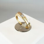 14 karaat gouden ring met 0.03ct.