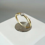 Gouden ring met 1 diamant