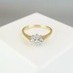 Gouden ring met ster zetting 0.22ct.