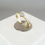 Gouden ring ster zetting met diamanten