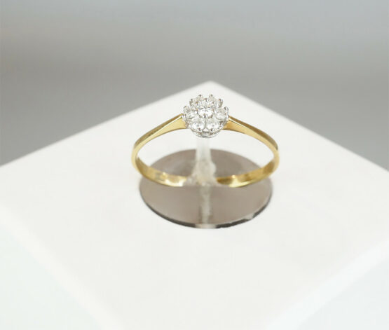 Gouden ring met ster zetting 0.09ct.