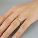 14 karaat gouden ring met 0.03ct.