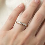 Bi color gouden ring met 5 diamanten