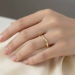 14 karaat gouden ring met klem diamant