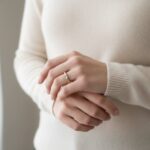 Gouden ring met 0.02ct. v zetting