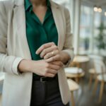 Gouden ring met parel bloem model