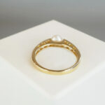Gouden ring met parel en diamant