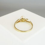 Geel gouden ring met 1 parel