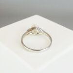 Wit gouden ring met parel en 2 diamanten