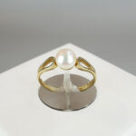 Geel gouden ring met 1 parel