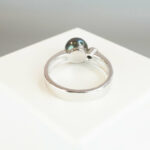 Wit gouden akoya ring met 0.10ct. diamant