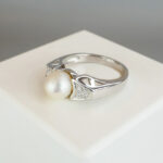 Gouden parel ring met 0.04ct.