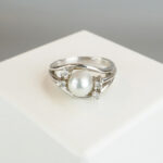 Wit gouden ring met cultivé parel
