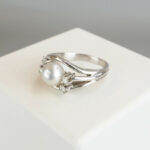 Wit gouden ring met cultivé parel