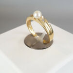 14 karaat ring met parel & diamant