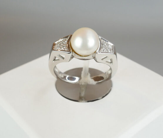 Gouden parel ring met 0.04ct.