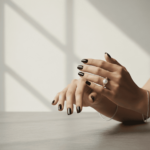 Gouden ring met klem parel en diamant