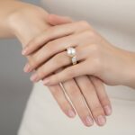 Gouden ring met parel en diamanten