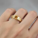 Gouden ring met caré citrien