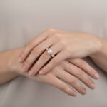 Gouden ring met parel en diamanten