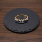 Geel gouden ring met Australische saffier