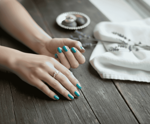 Wit gouden ring met parel en 2 diamanten