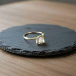 Geel gouden ring met dubbele parel